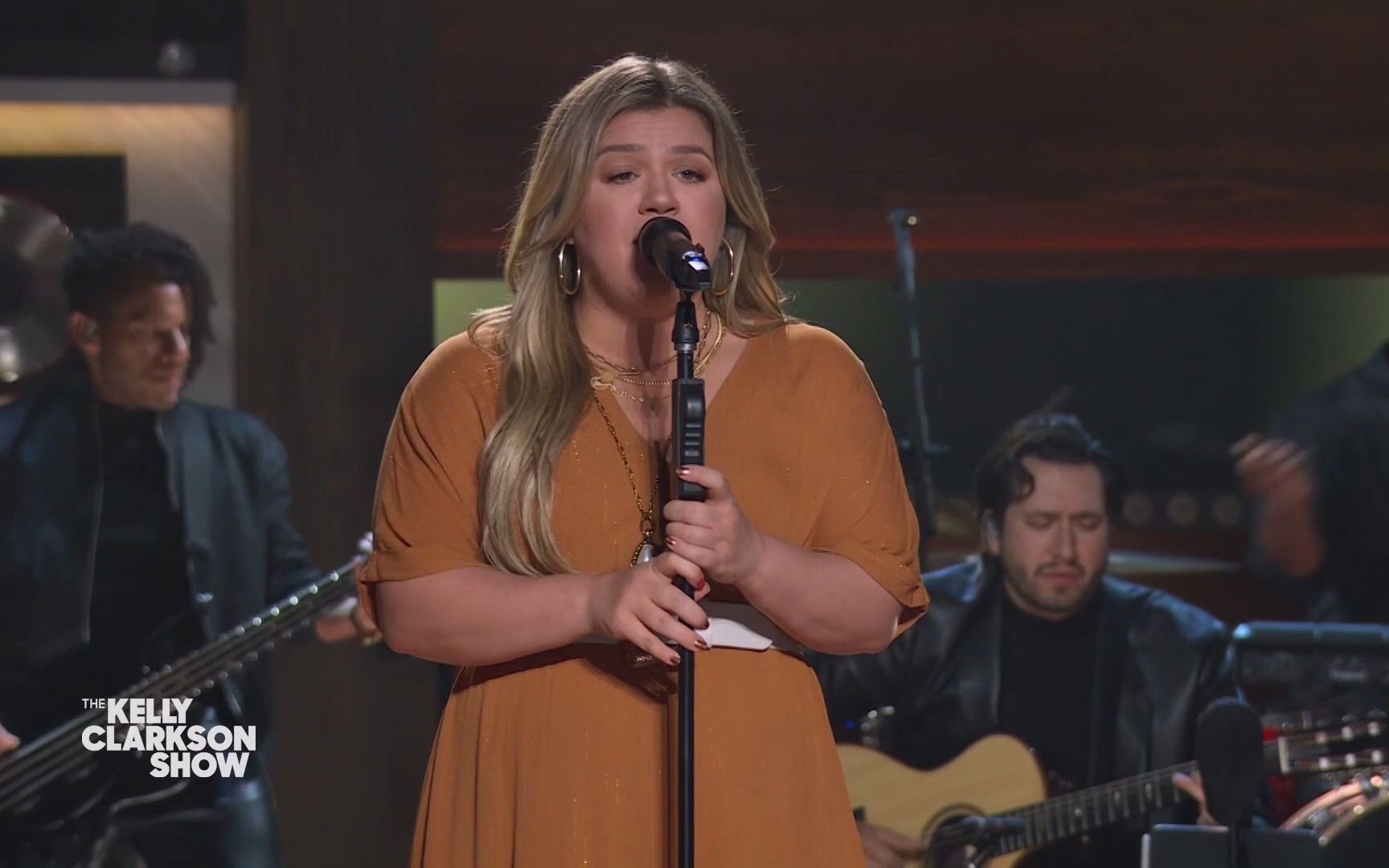 kelly clarkson 精彩现场翻唱 monica 名曲《angel of mine》1080p