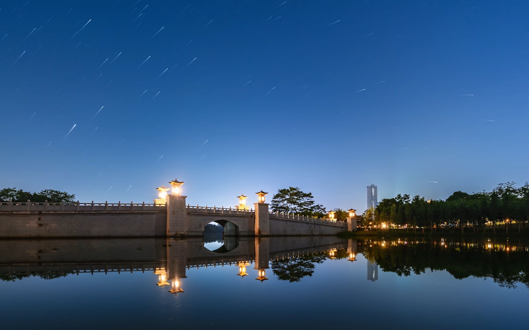 惠州金山湖河口长廊桥星轨