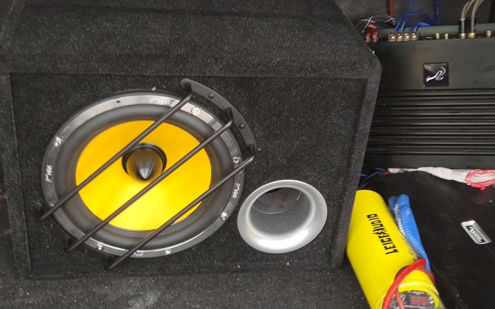 惠威汽车低音炮效果_哔哩哔哩_bilibili