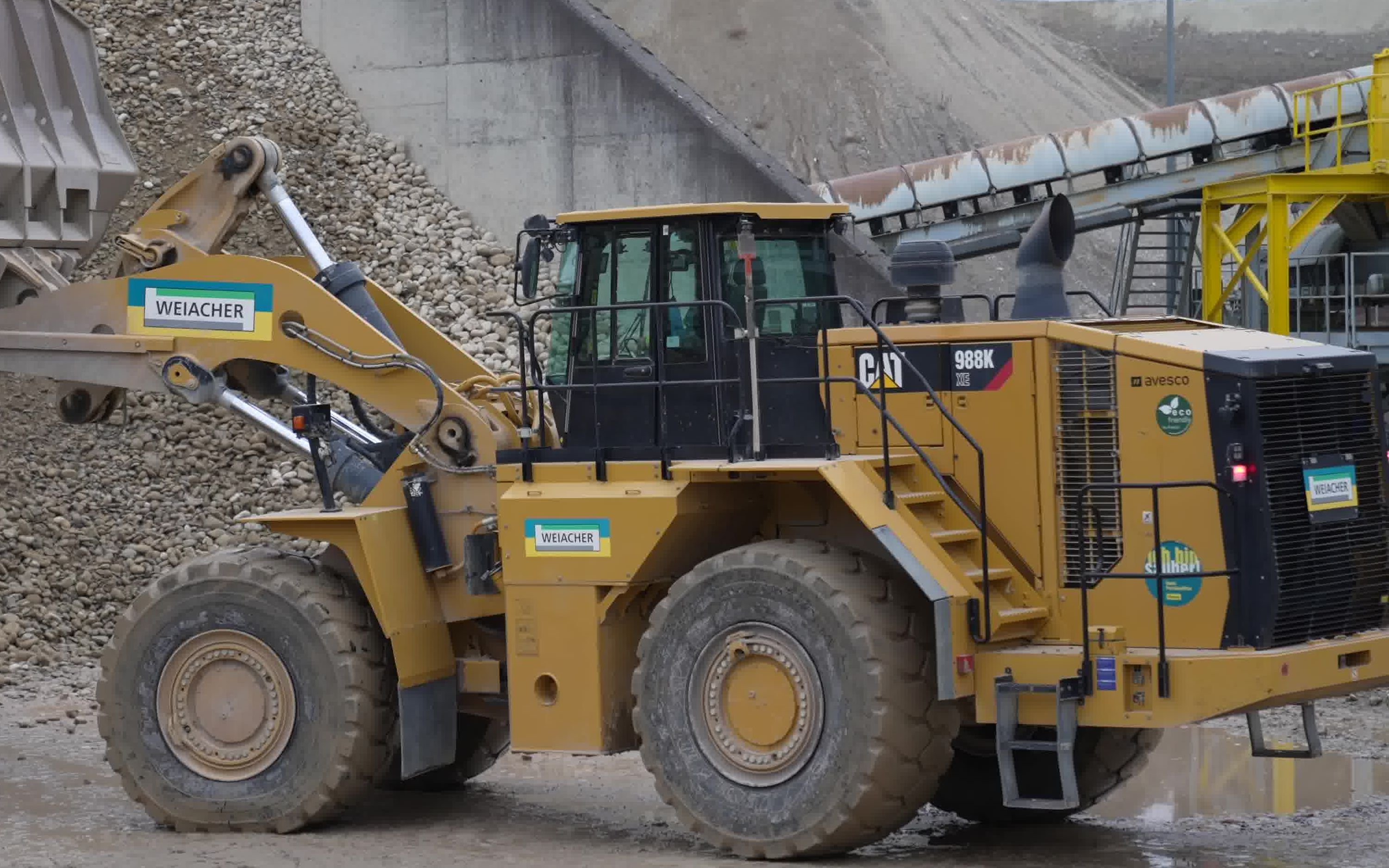 cat 988k xe装载机和volvo a35e卡车土方装车4k