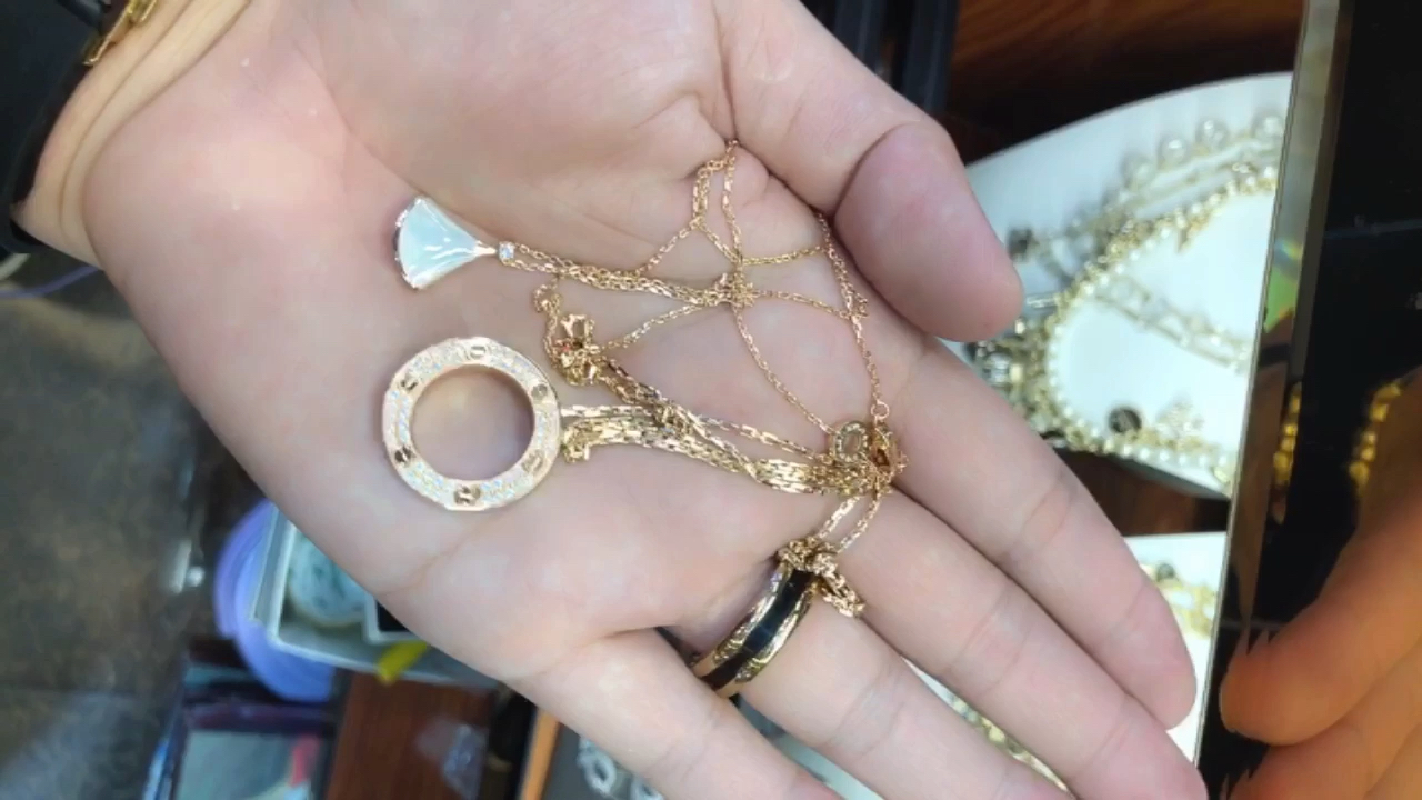 宝格丽贝壳项链,卡地亚圆饼项链