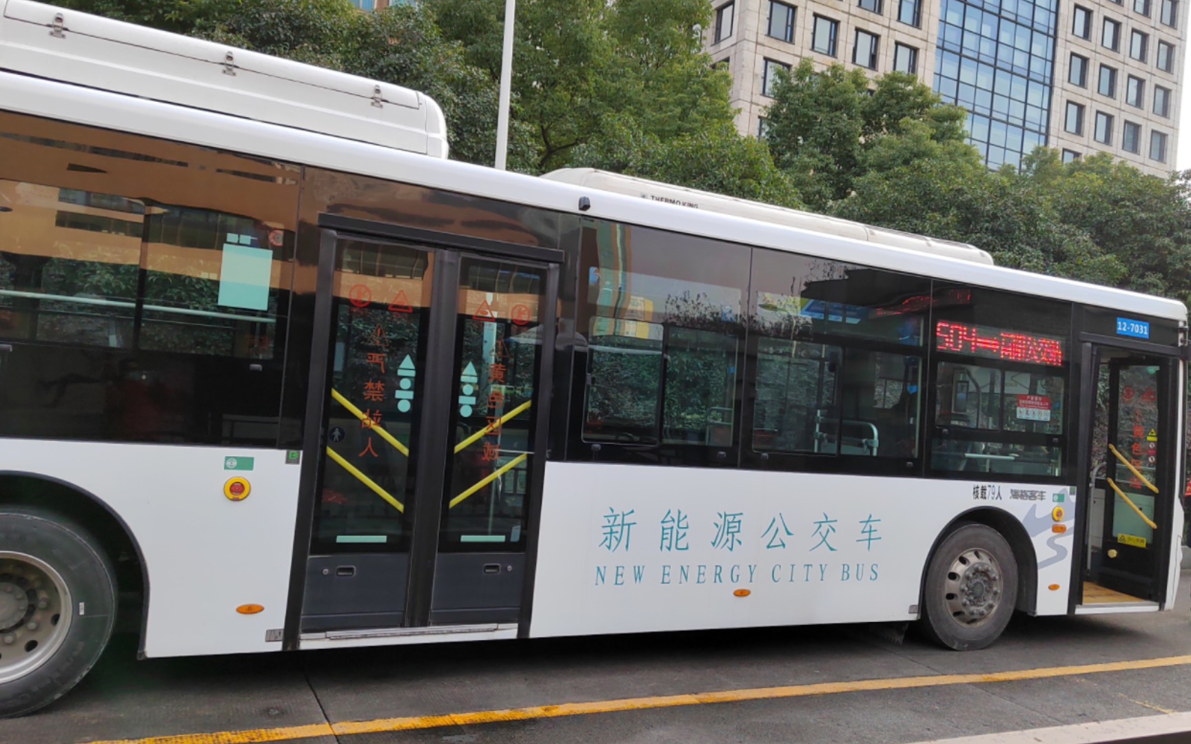 杭州富阳公交504路klq6129gahevc6n运行实录