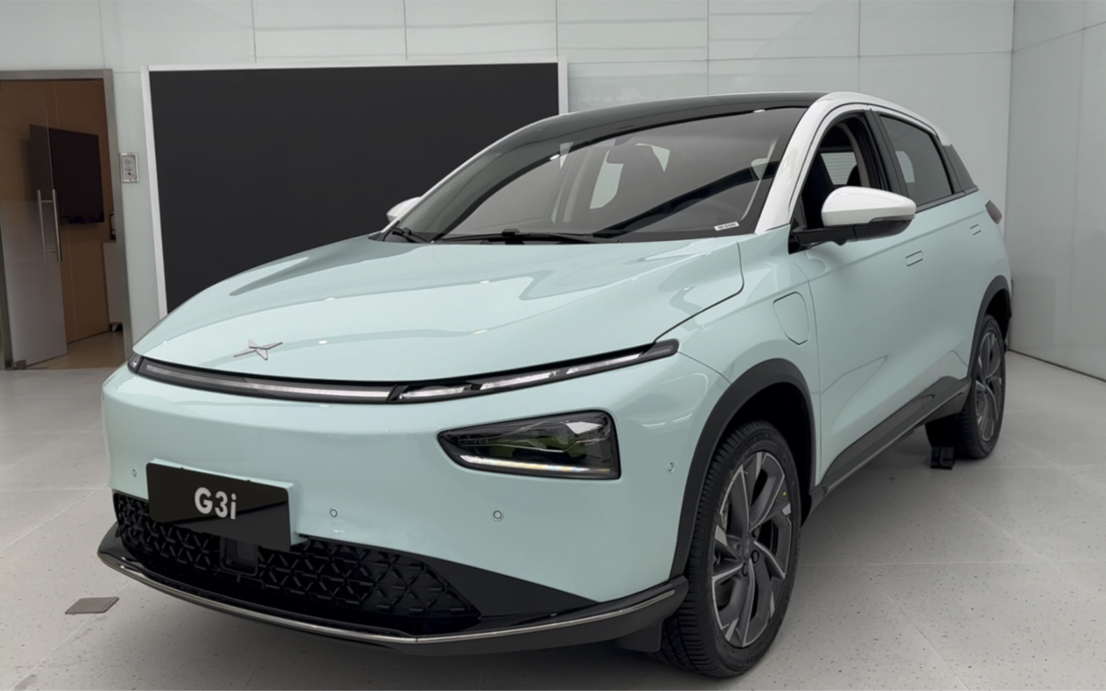 小鹏g3i,这个天青绿配色我爱了～福建厦门小鹏汽车带您看车～_哔哩