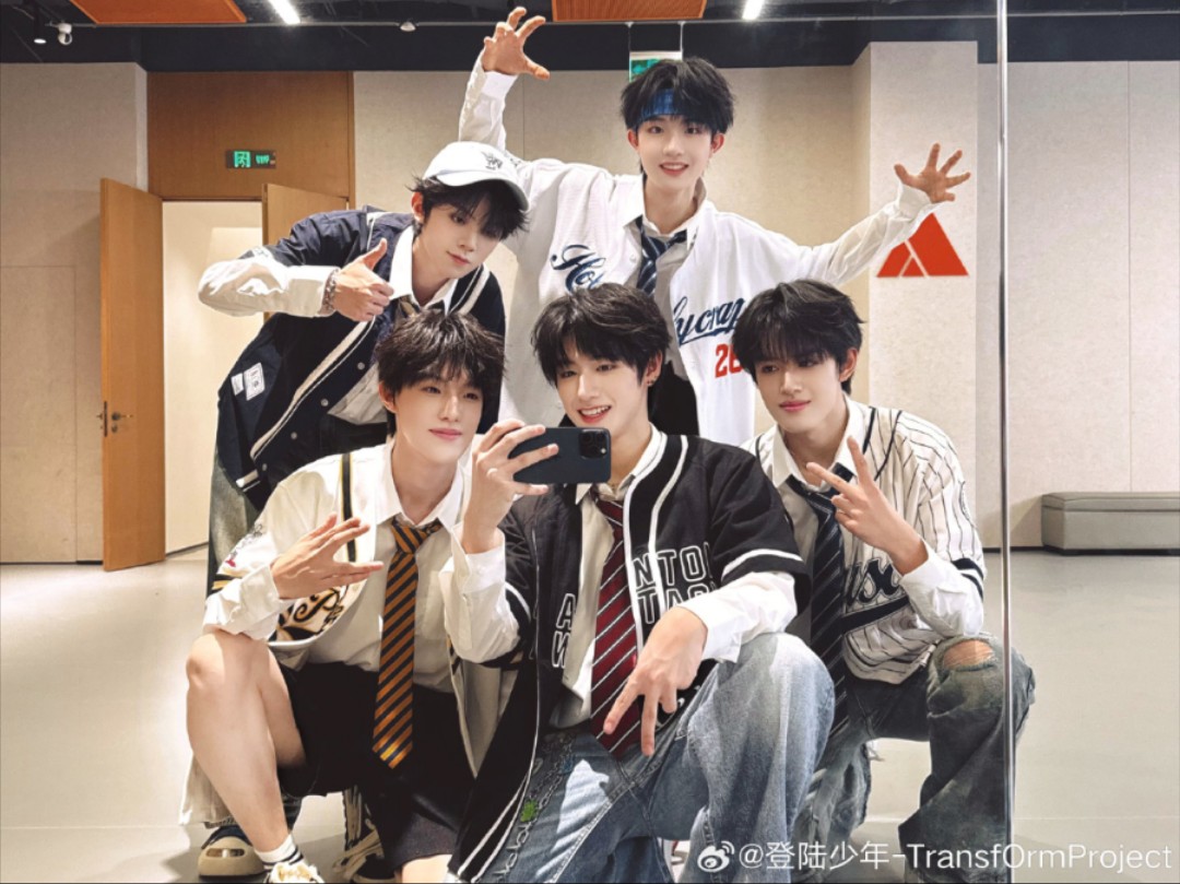 张泽禹 张极 左航 苏新皓/新生代男团