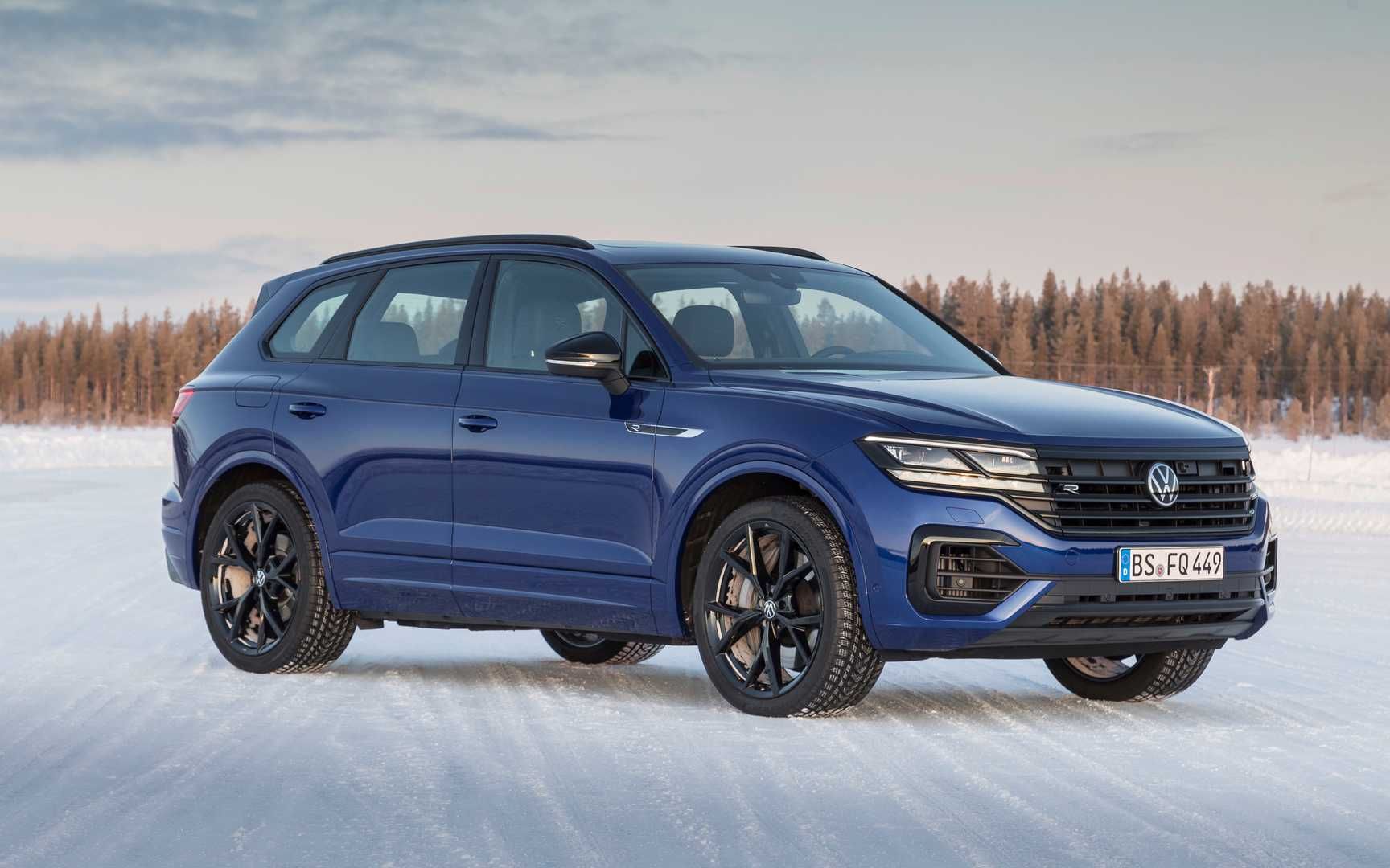 大众途锐r展示 - 大众高性能中型suv volkswagen touareg r