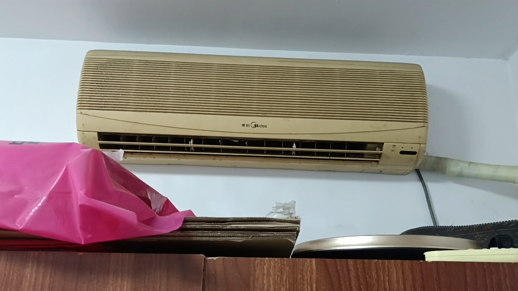 出租房的老空调