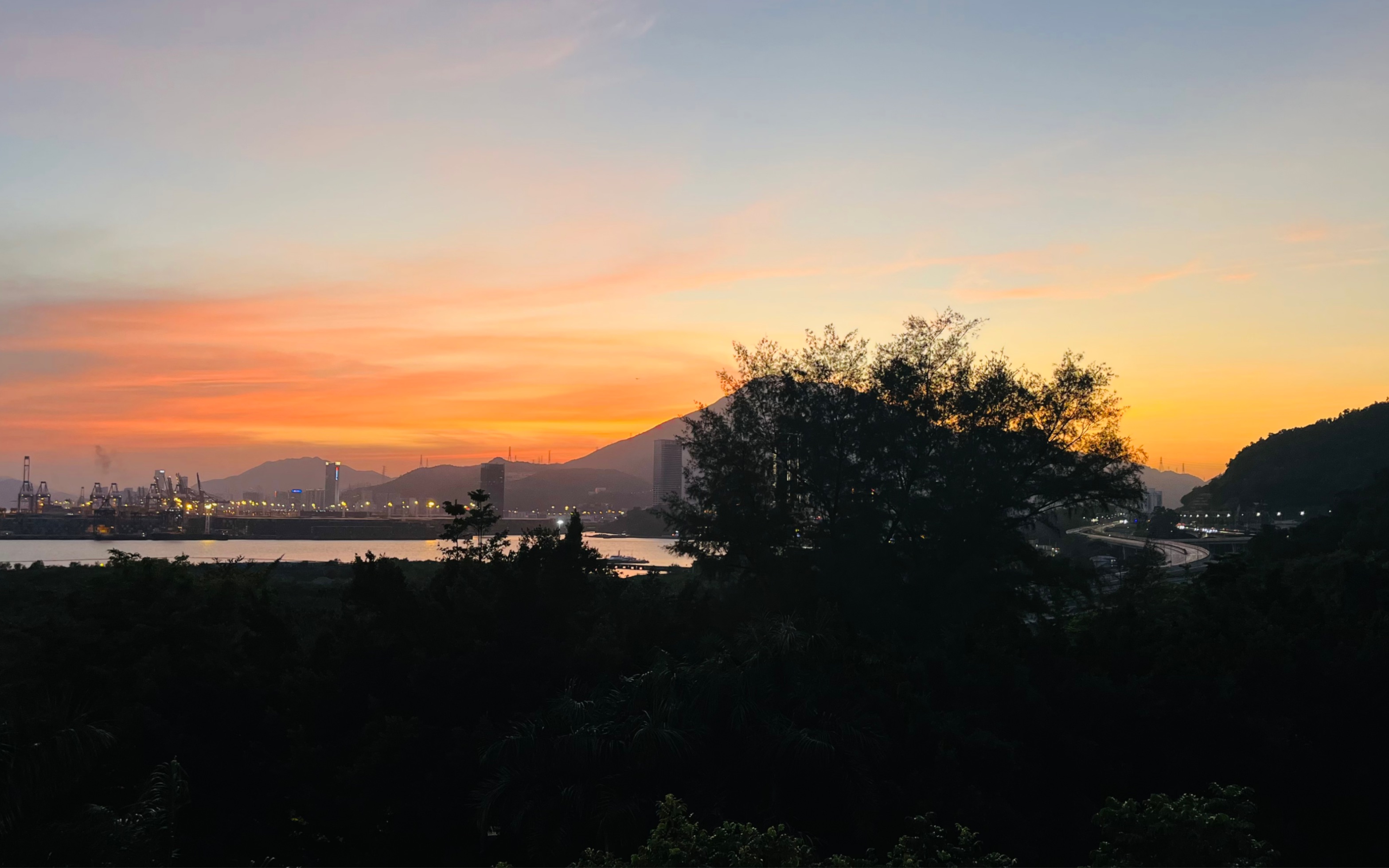 梧桐山唯美日落