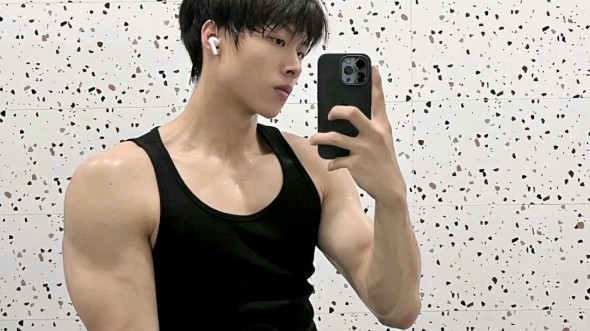 精瘦小鲜肉帅哥靓仔