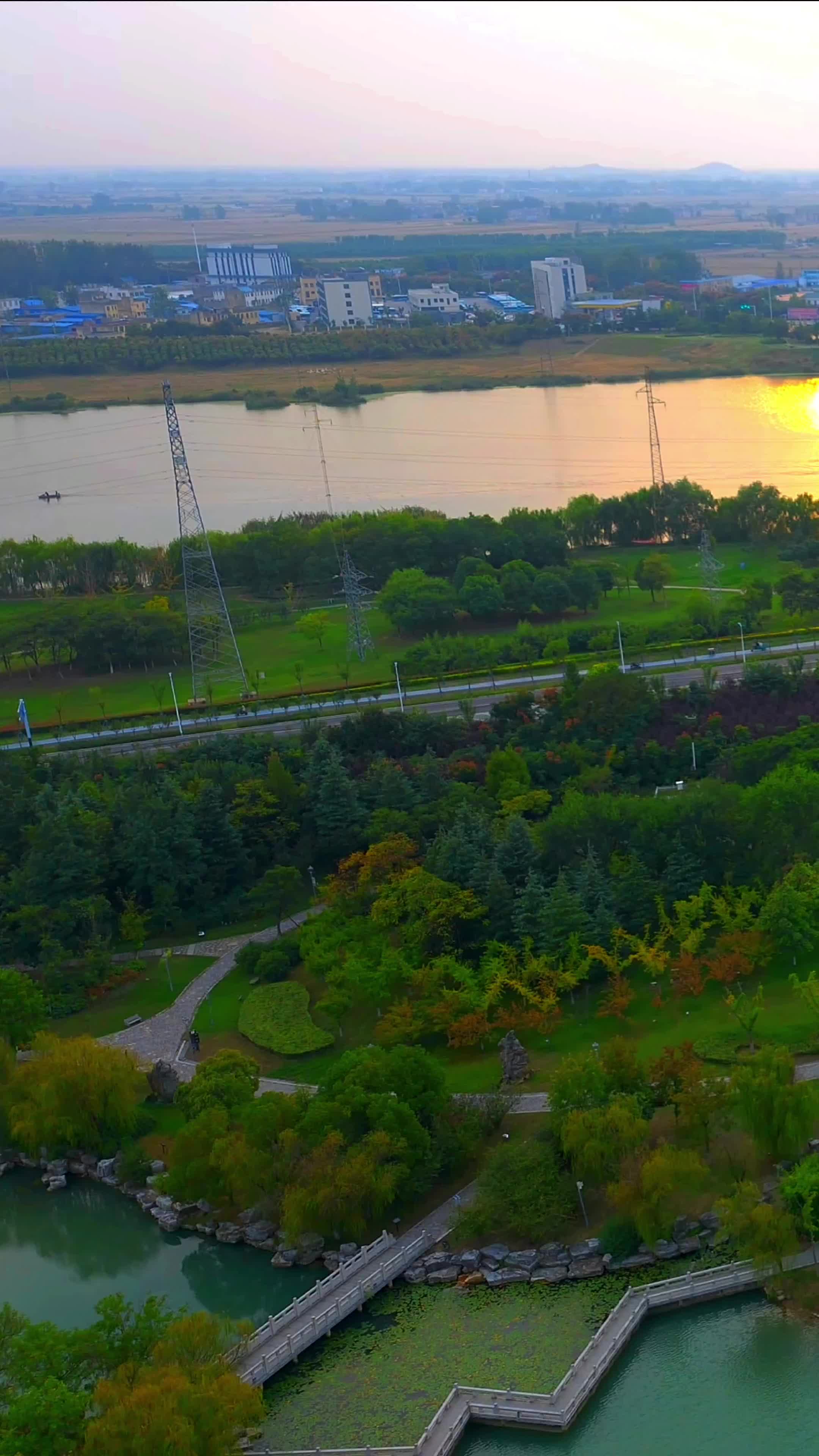 【航拍大师王善龙】视频加载中,速速查收惊喜!