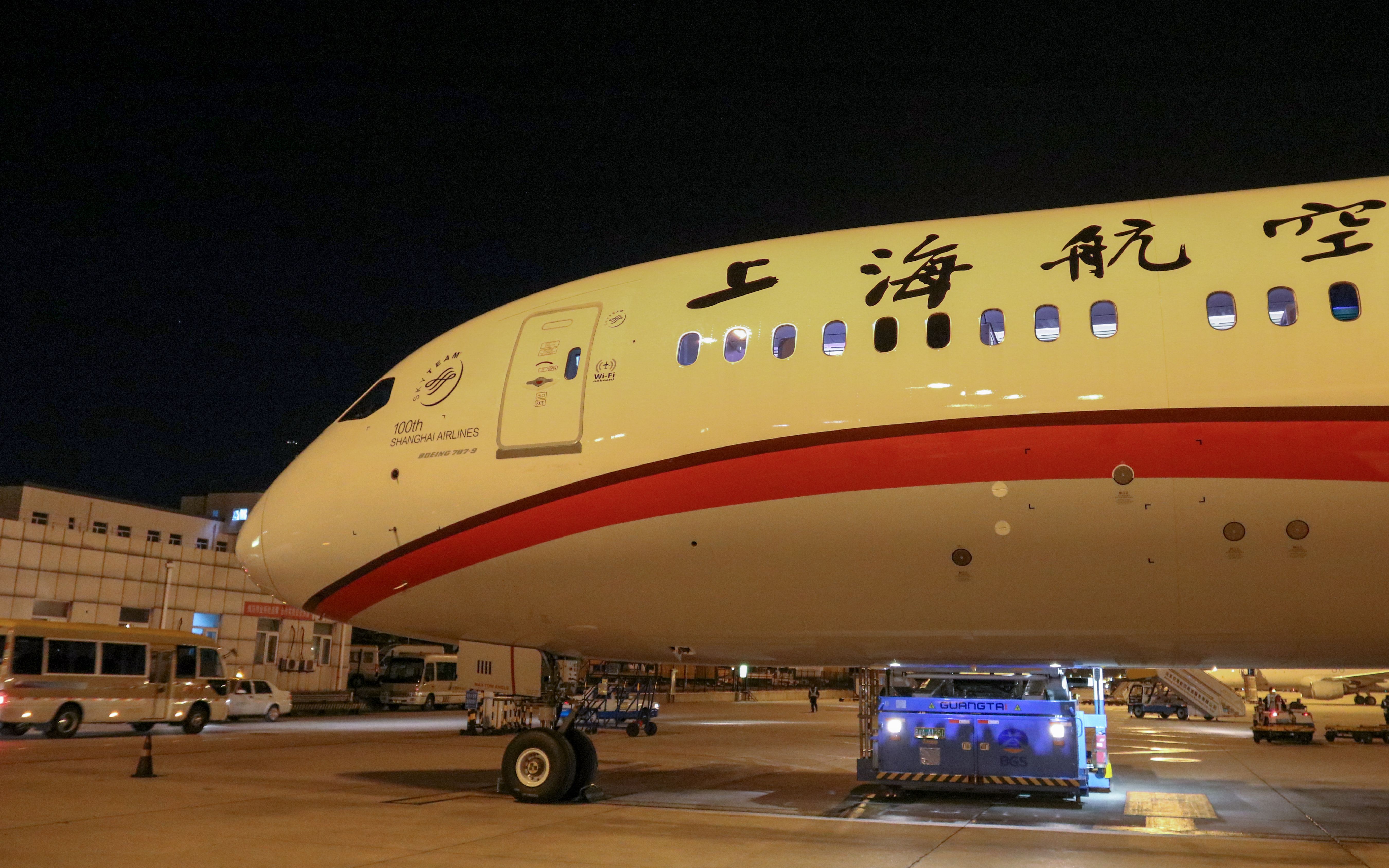 上海航空787上航首架波音7879b1111100th彩绘夜间飞行体验