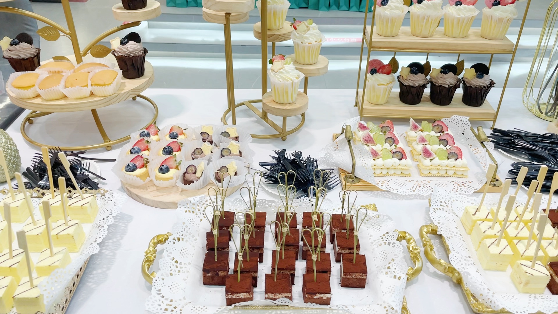 南昌甜品台蛋糕培训,南昌烘焙培训,南昌翻糖甜品台,南昌冷餐茶歇