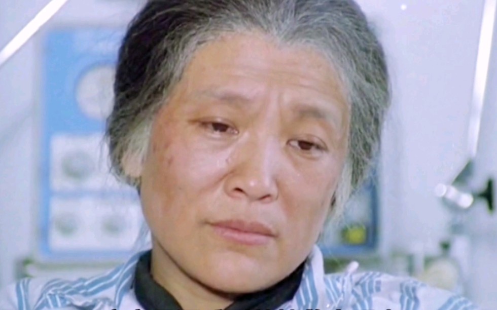 在九香身上,我们看到了无数老一辈中国式母亲的身影,她们为了儿女放弃