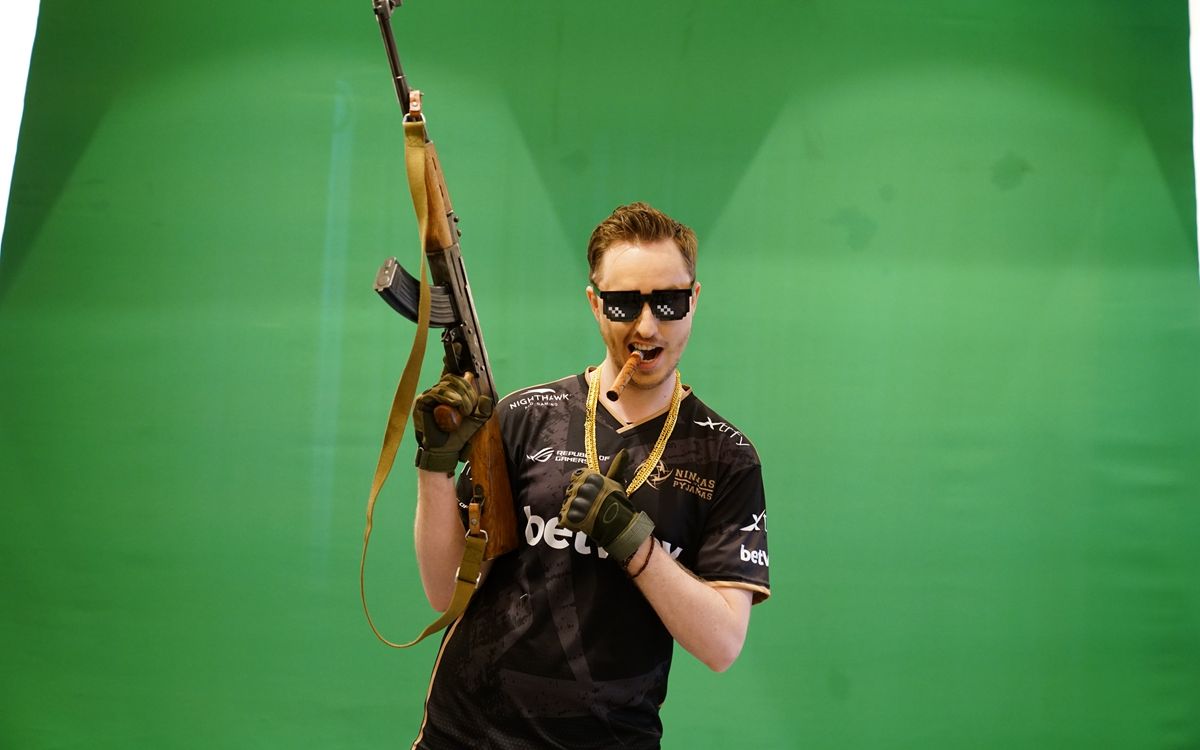 开枪就知道是老白银了【狗头】