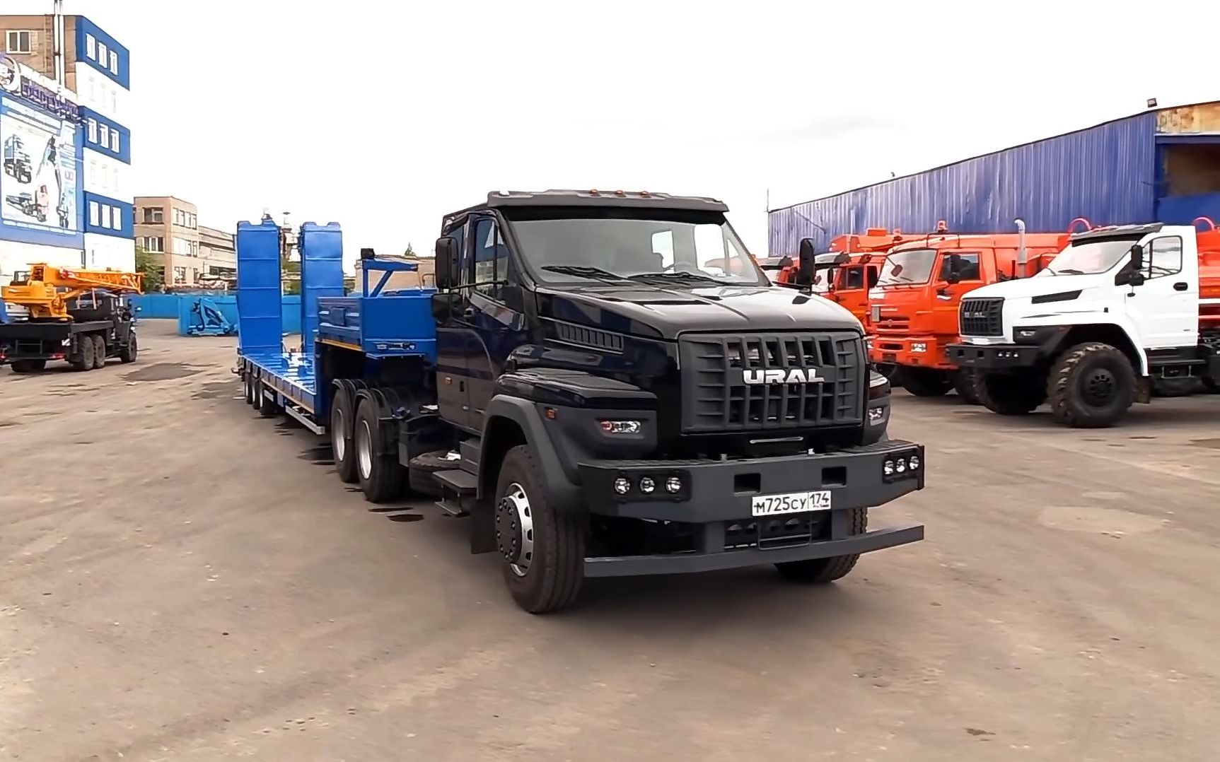 乌拉尔next 挂车 厂房展示