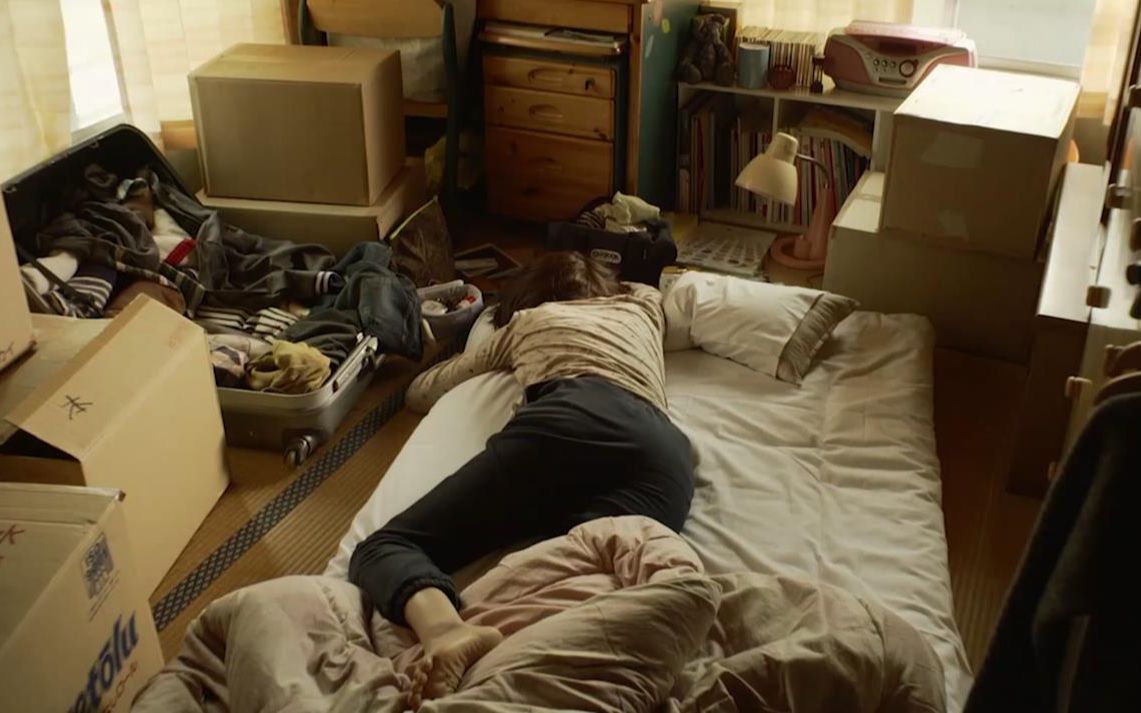 女大学生毕业在家啃老,连内衣都要父亲洗,父亲敢怒不敢言