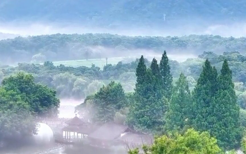 雨后乡村景如仙