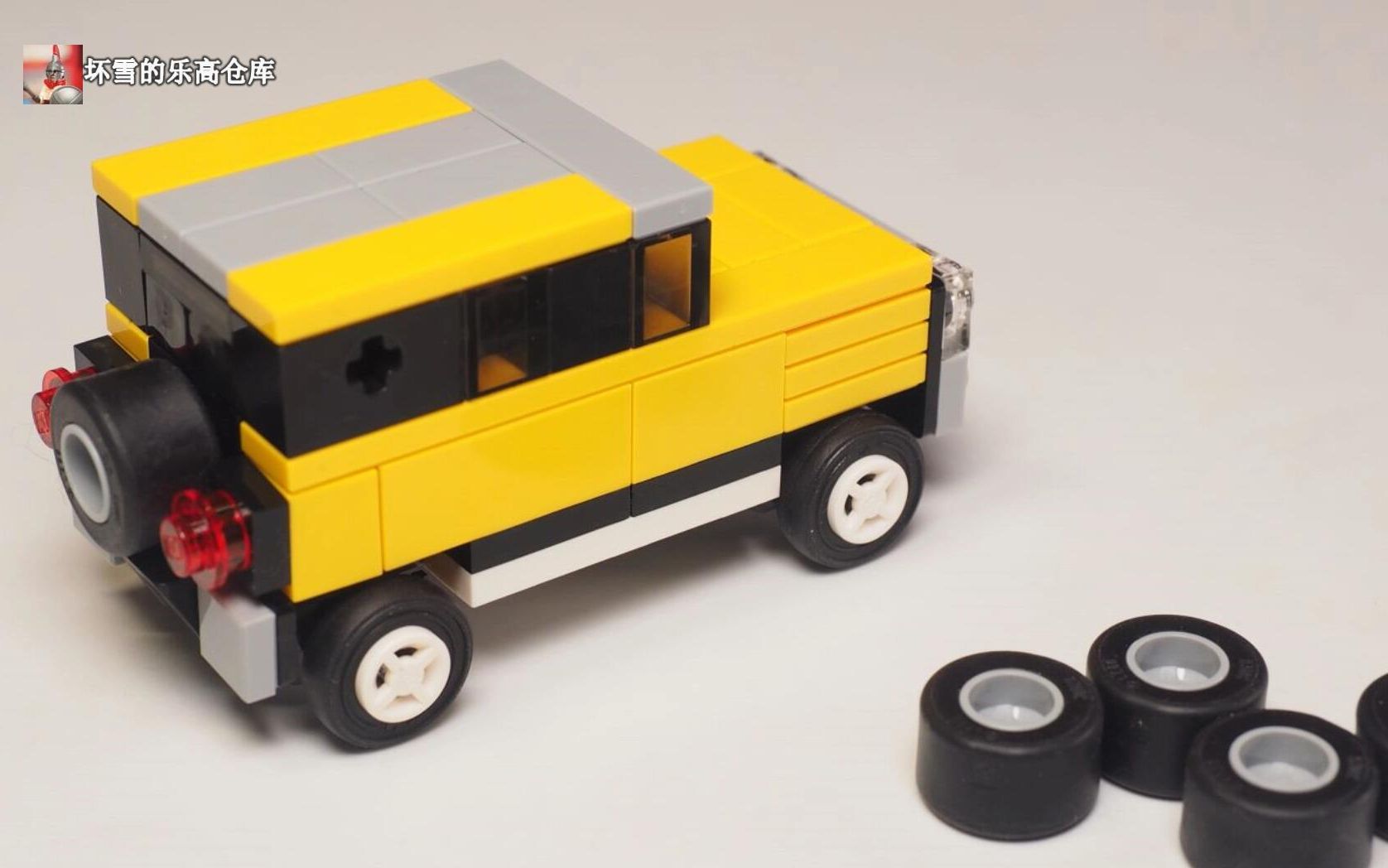 乐高套内moc搭建:如何将乐高31060做成一辆老式的丰田陆地巡洋舰?