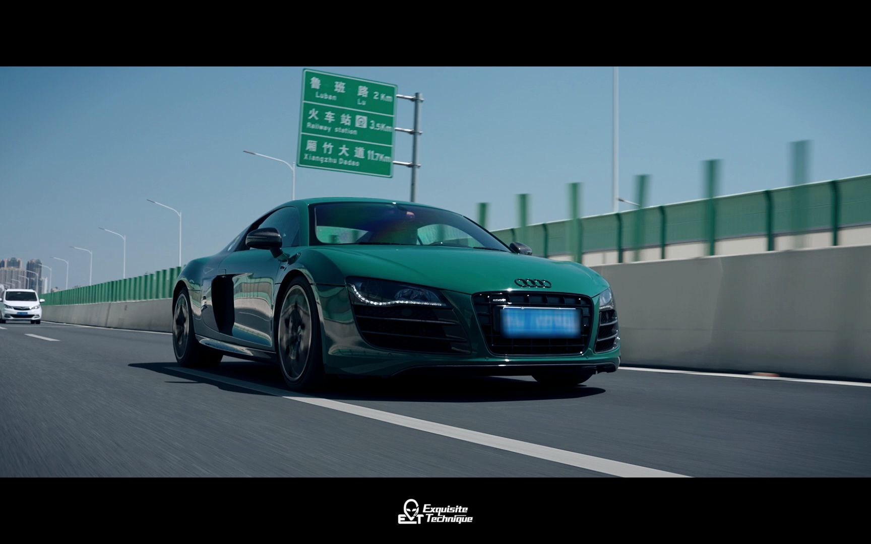 南宁外星人汽车贴膜旗舰店奥迪r8全车改色地狱绿