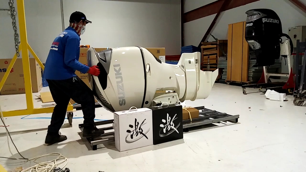 铃木300匹船外机