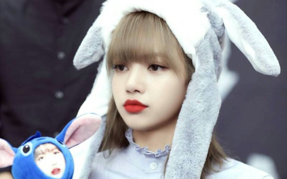 blackpink lisa 雪碧活动现场,比例超绝的莎莎.