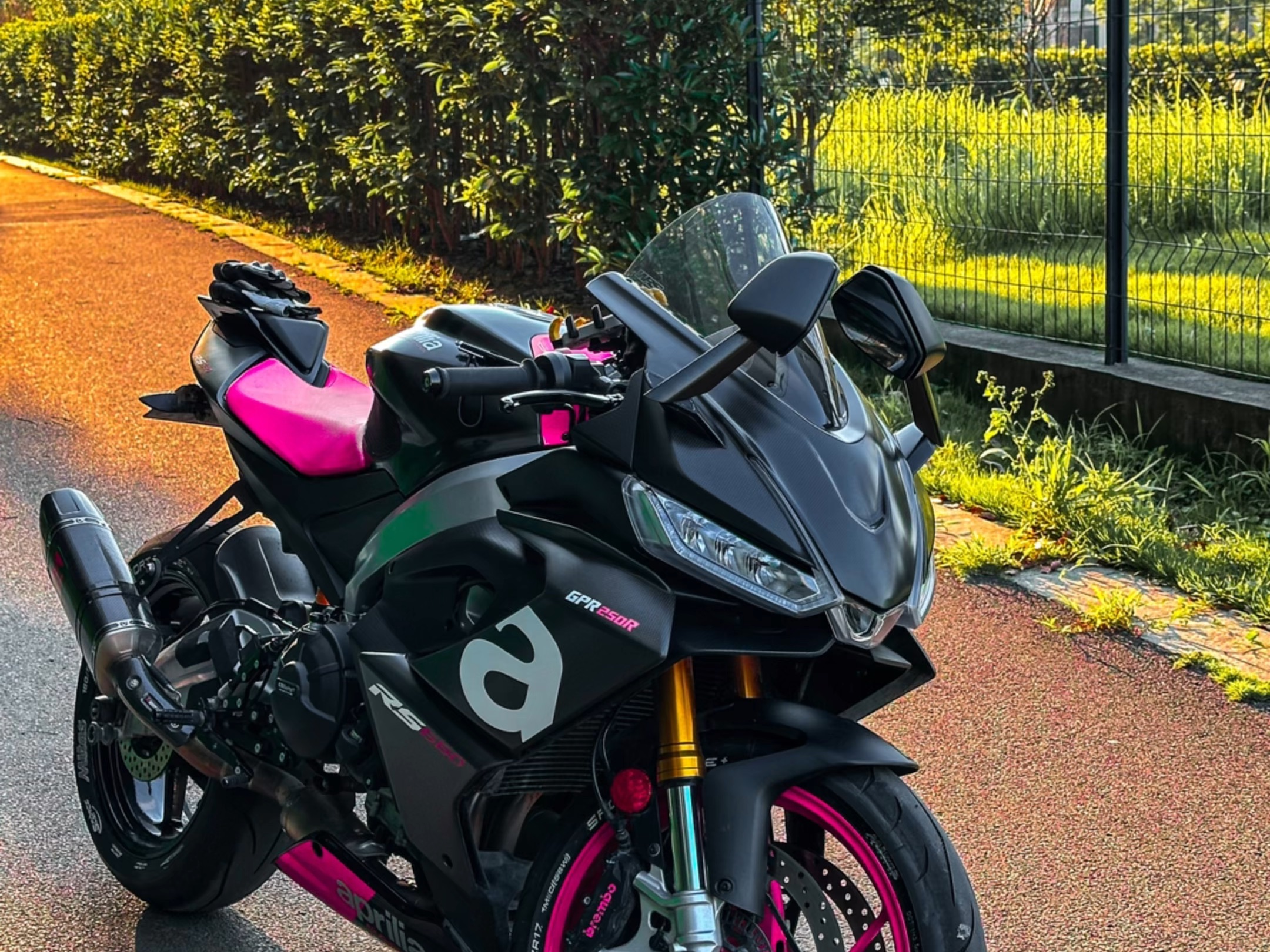 在这个满是幽灵白的年代我选择反其道而行之#rs660 #机车 #摩托车