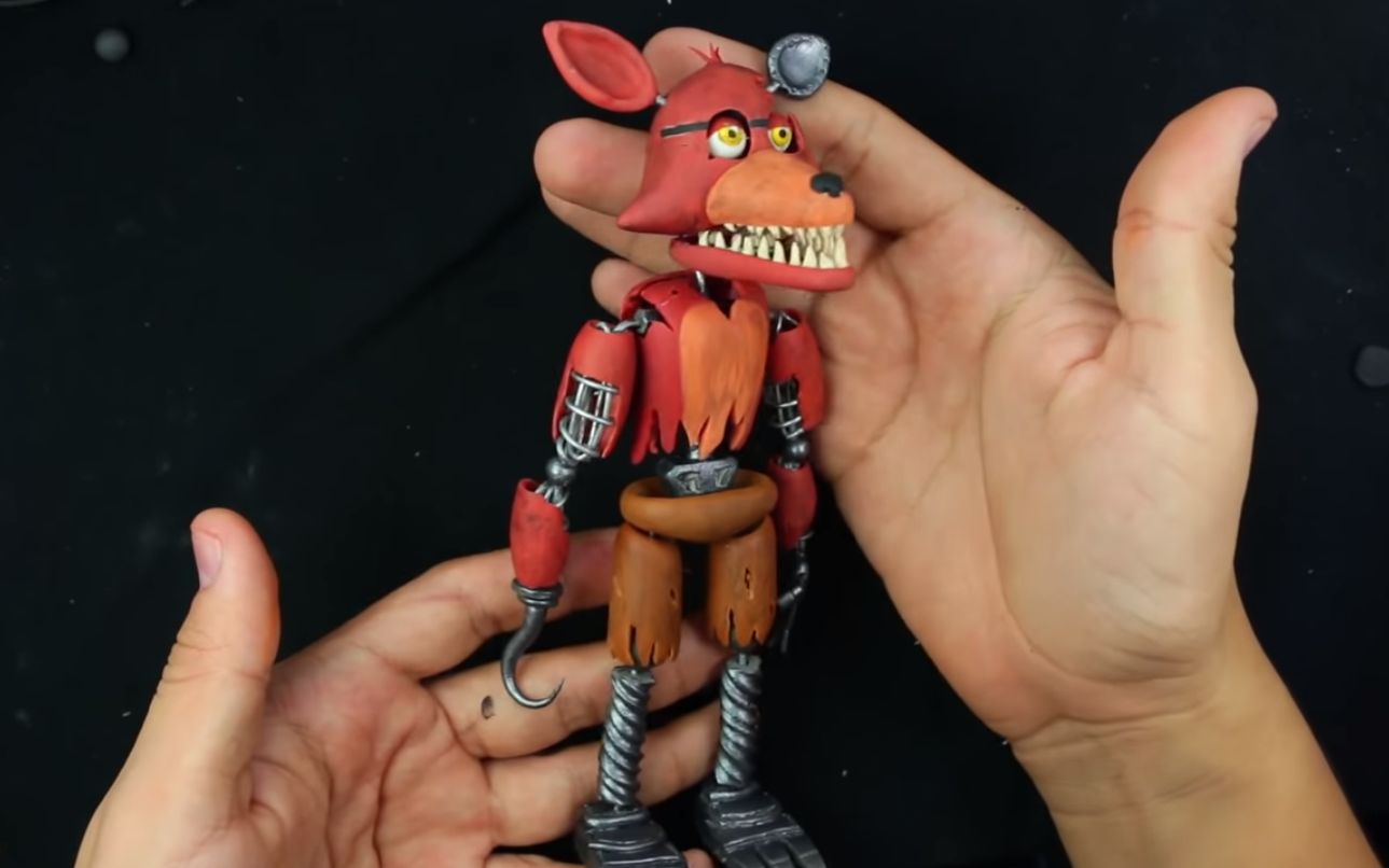 手办玩偶制作秀:美妆打造玩具熊的五夜后宫狐狸霍斯