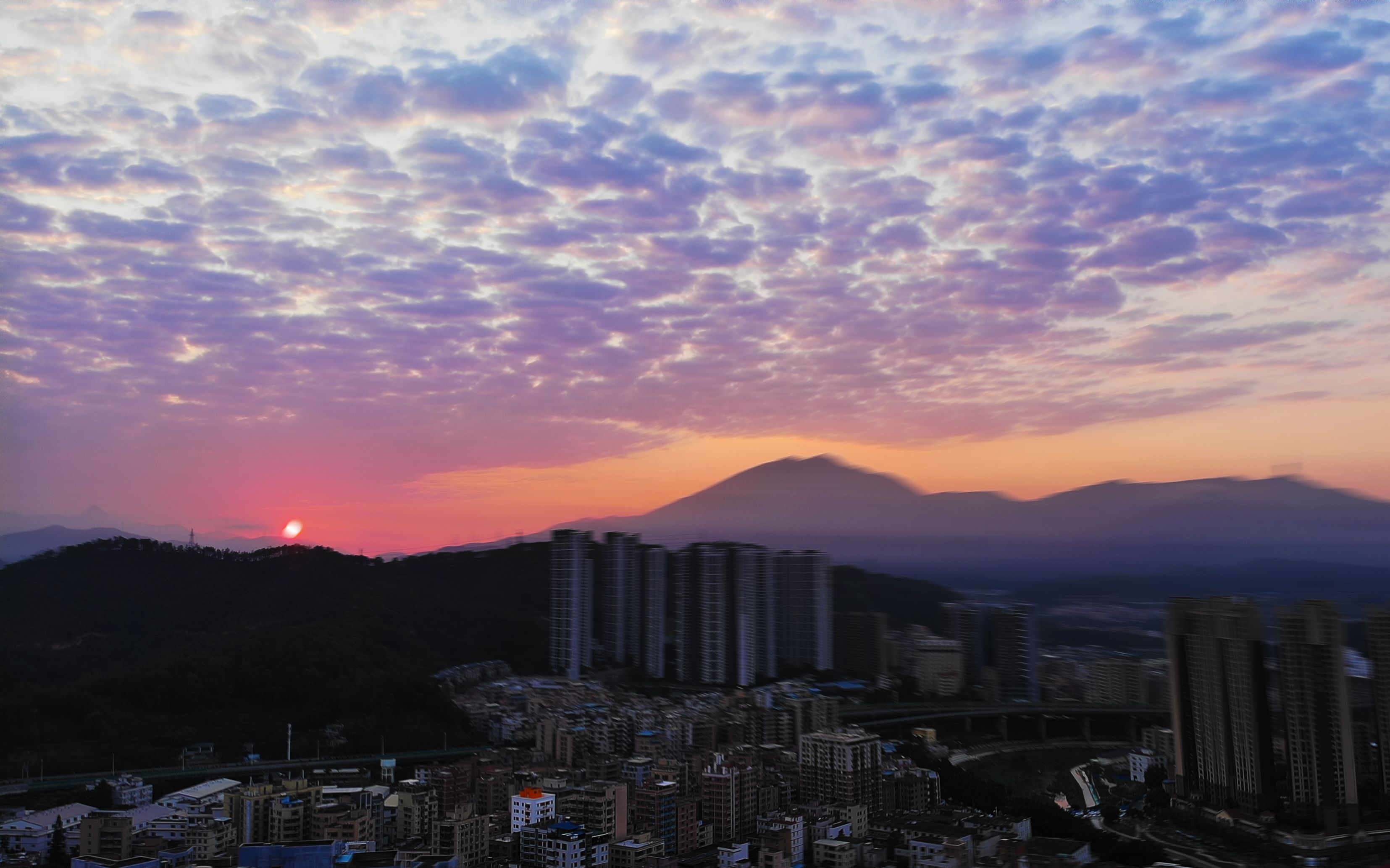 [图]春日彩霞朝阳有延时