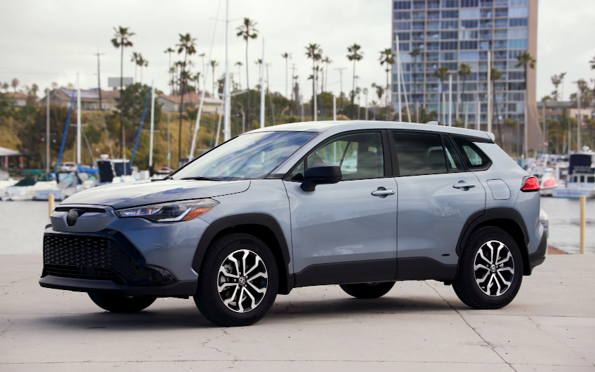 2023丰田卡罗拉cross 混合动力s 外观和内饰细节