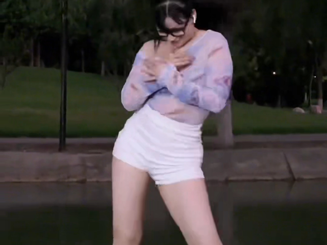 青青世界广场舞