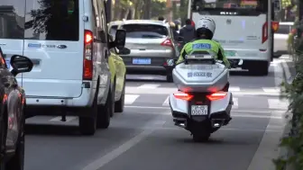 Скачать видео: 据说铁骑这款摩托车上海只配了五台。