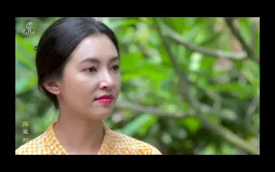 Descargar video: 泰剧《罪孽牢笼 》Reynu和老公被婆婆被赶出家门，只能去猪圈旁边的废弃房子住