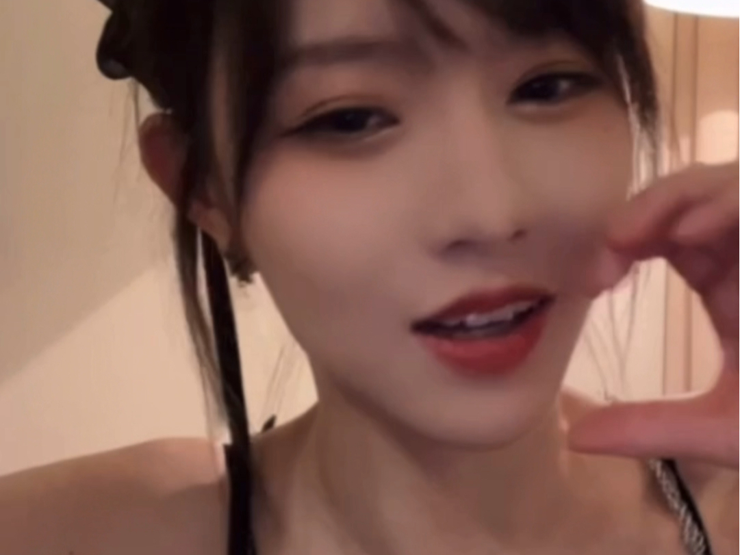 继续欣赏水着第二天部分成员的妆容,太好看啦 柏欣妤,朱怡欣,周诗雨