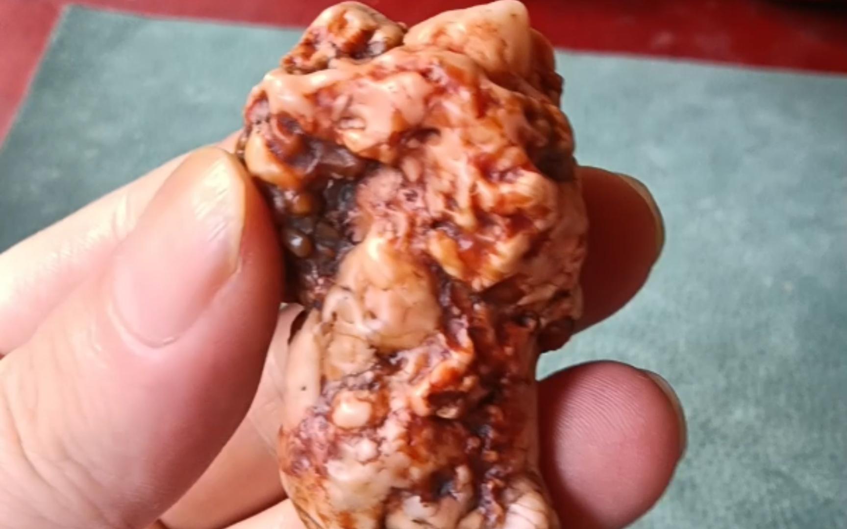 《龙盘峰》,材质:沙漠漆.