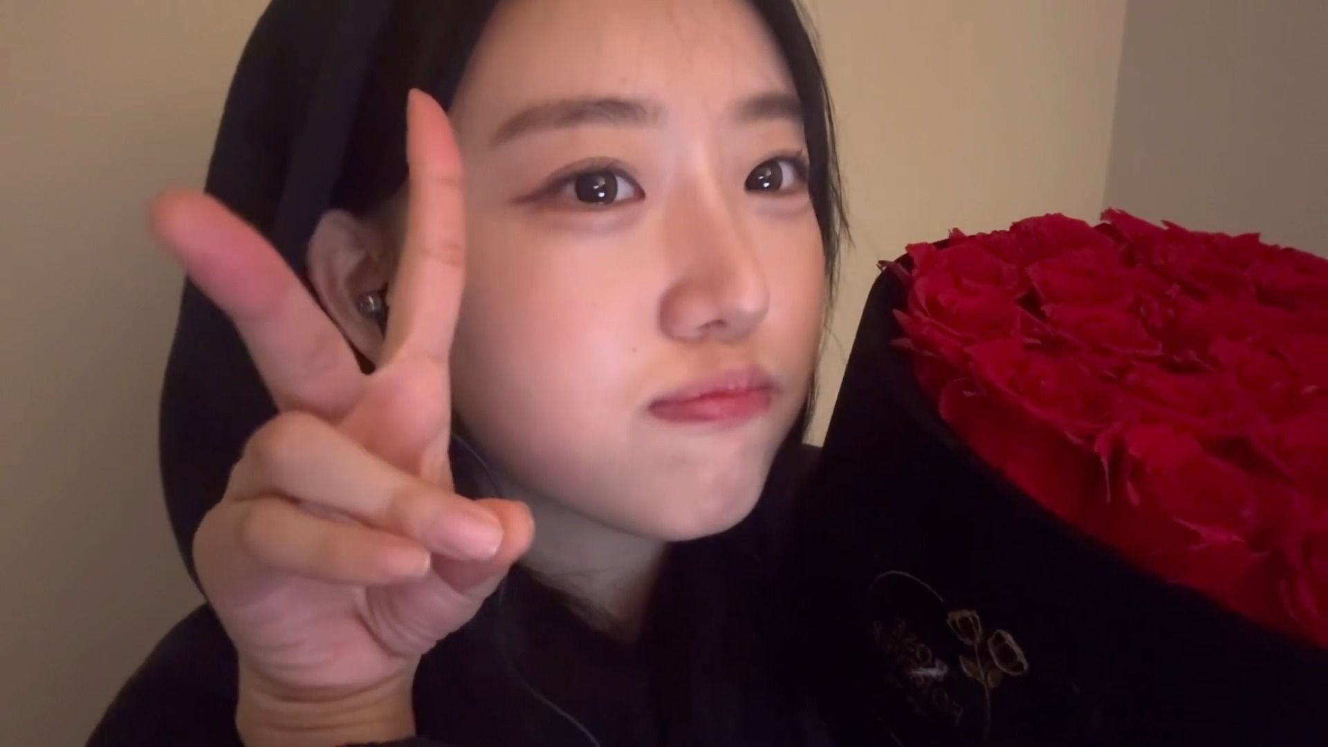 asmr】tangzi~[女友视频通话角色扮演]被玫瑰花礼物感动的女朋友-rose