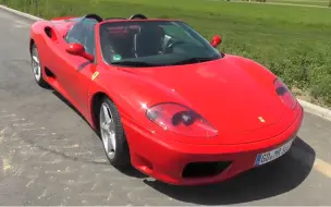 Скачать видео: 中置后驱V8|Ferrari 360 Spider 近距离及驾驶室视角欣赏