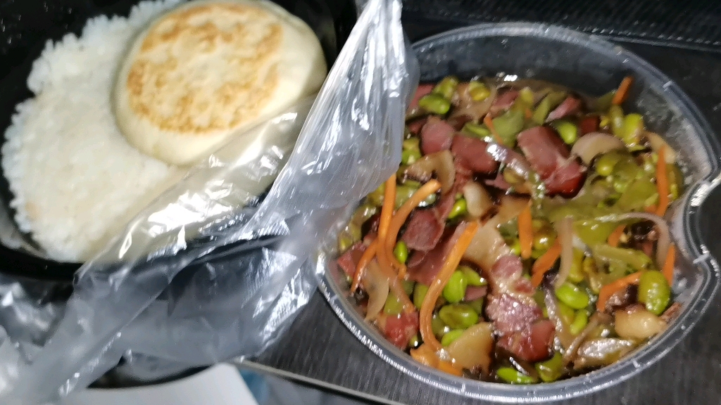 20元外卖之腊肉木桶饭