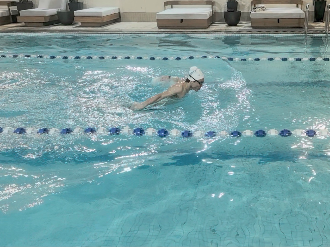 有没有高手帮我看看蝶泳动作啊