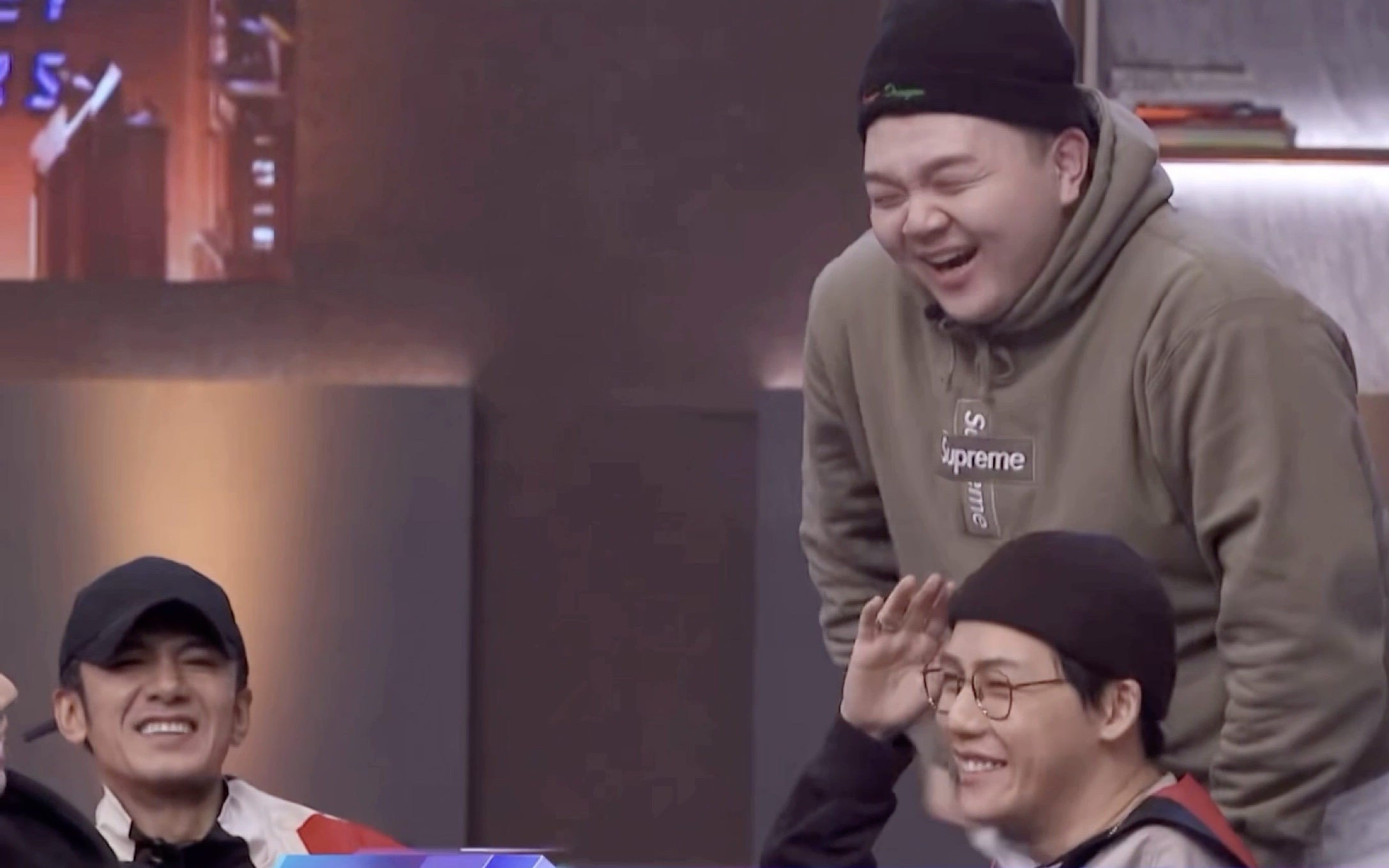 追光吧哥哥后台日记艾福杰尼刘维模仿烧饼饼哥不要面子吗