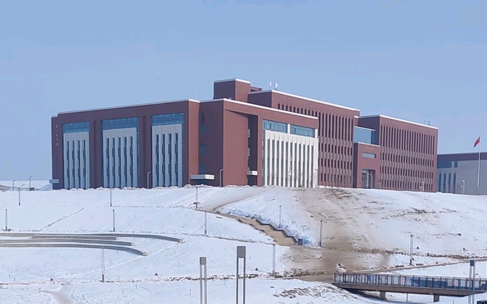 新疆大学全景图图片