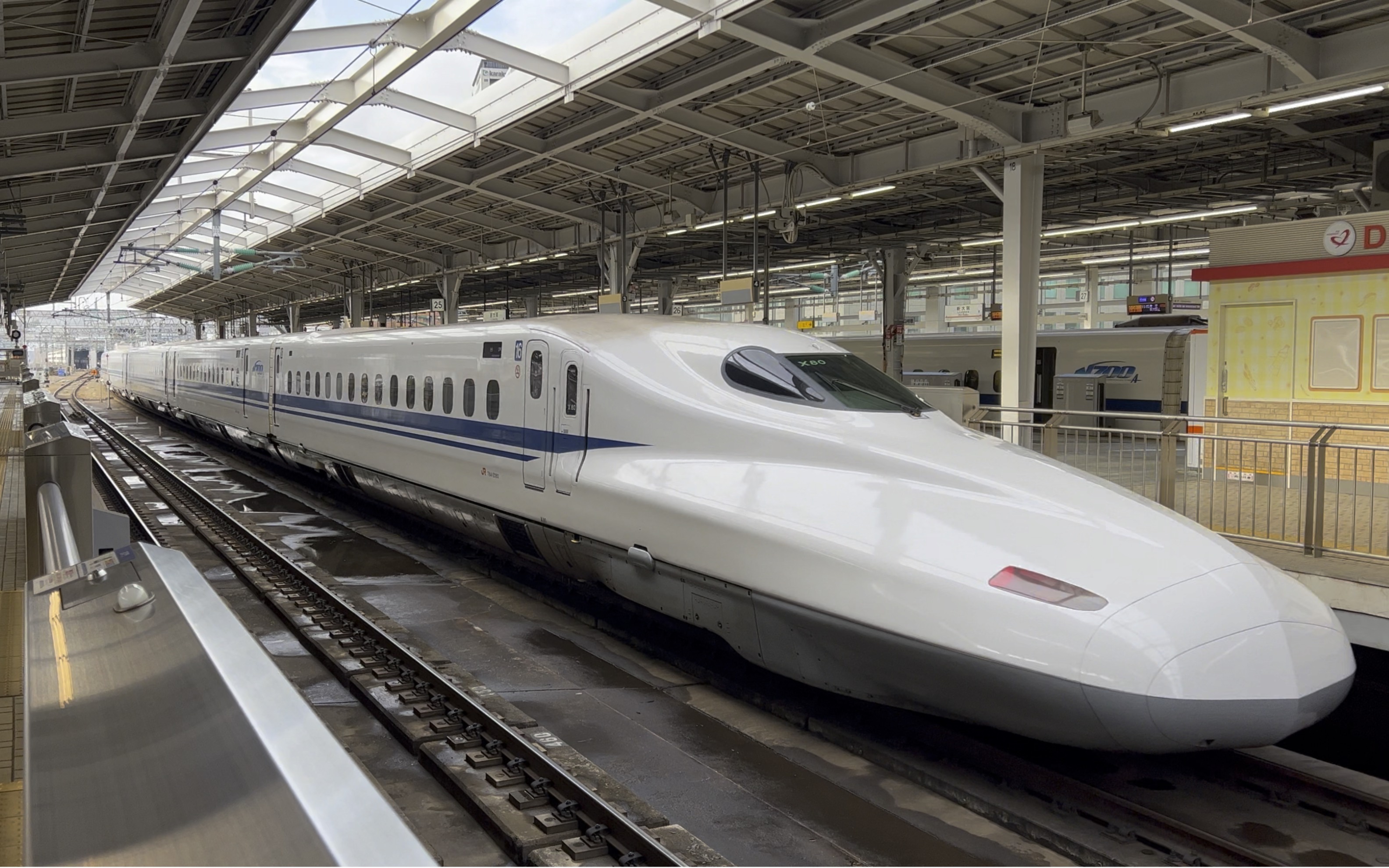 新干线n700a 新大阪站出站