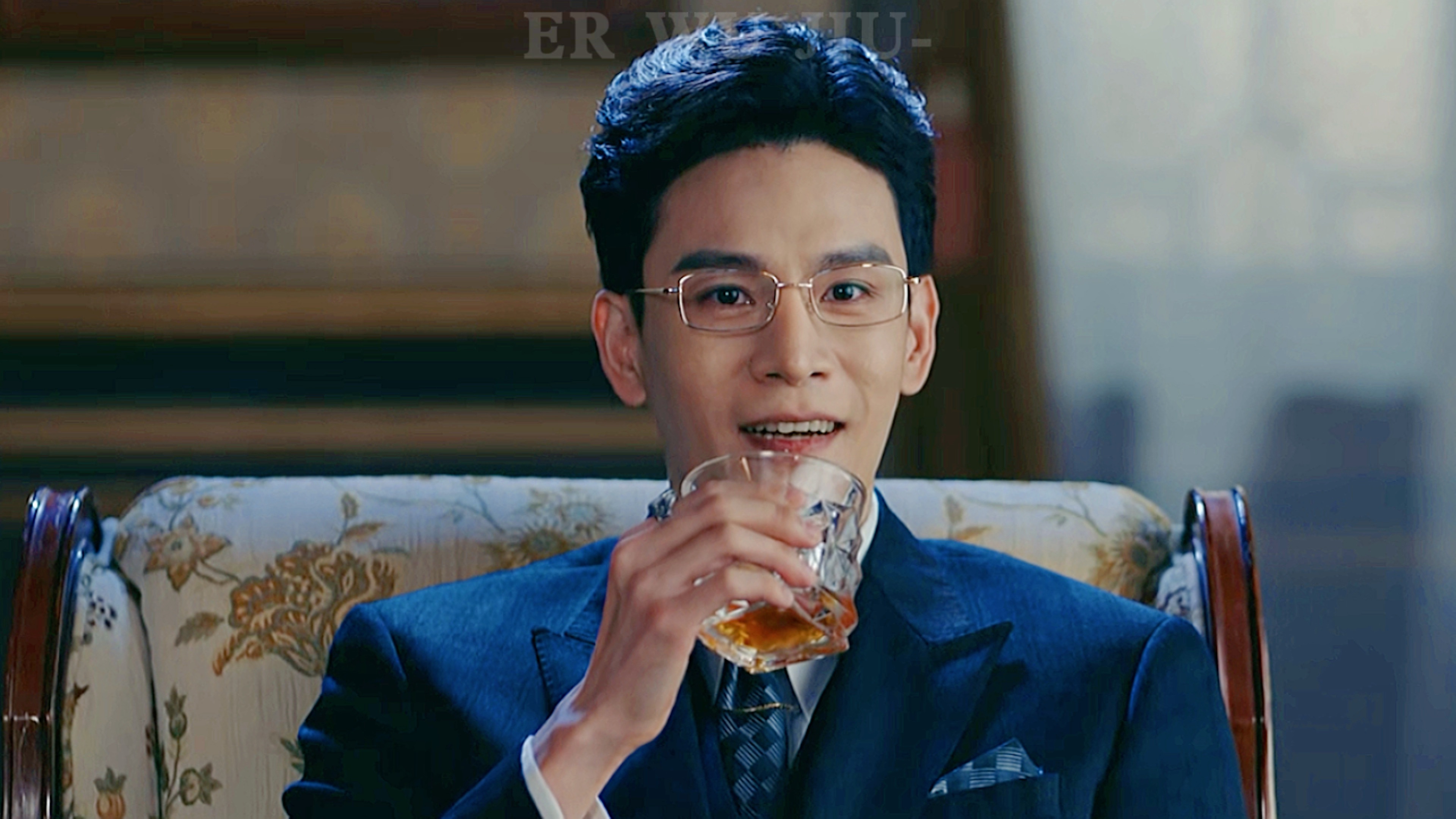 【流光之城】 谁能拒绝戴金丝框眼睛的七爷呢