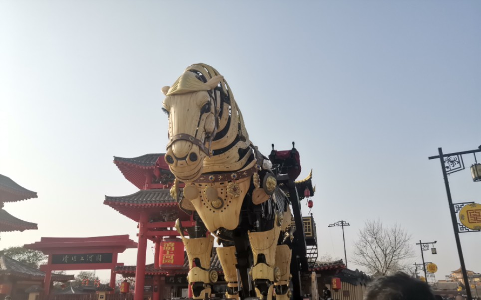 开封清明上河园中华巨马表演