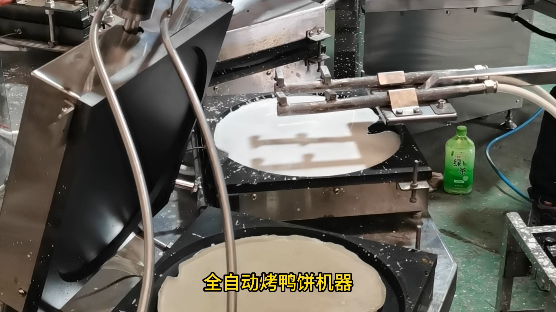 客户定制的全自动烤鸭饼机器做好了