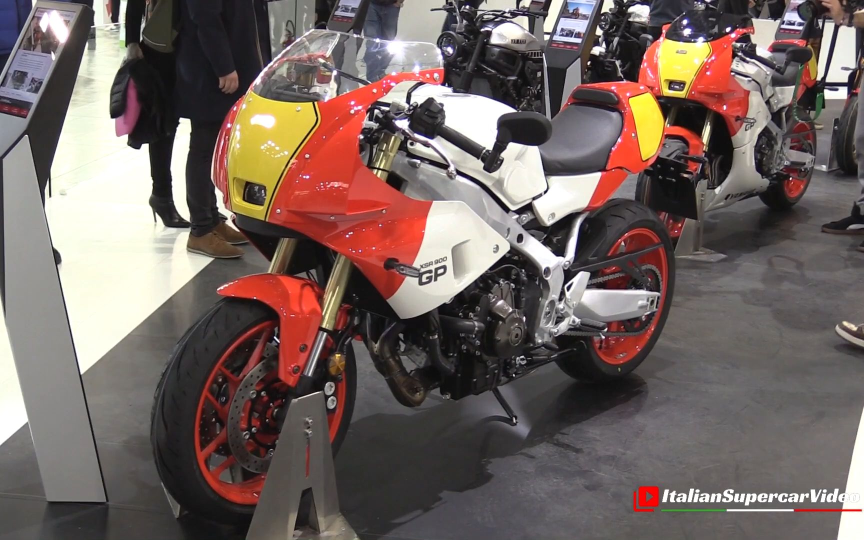 全新 2024 雅马哈 xsr900 gp - 回到 80 年代!| eicma 2023 milano