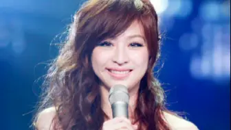 王心凌2011年中韩歌会演唱《不哭》，姐那时候也太美了吧！