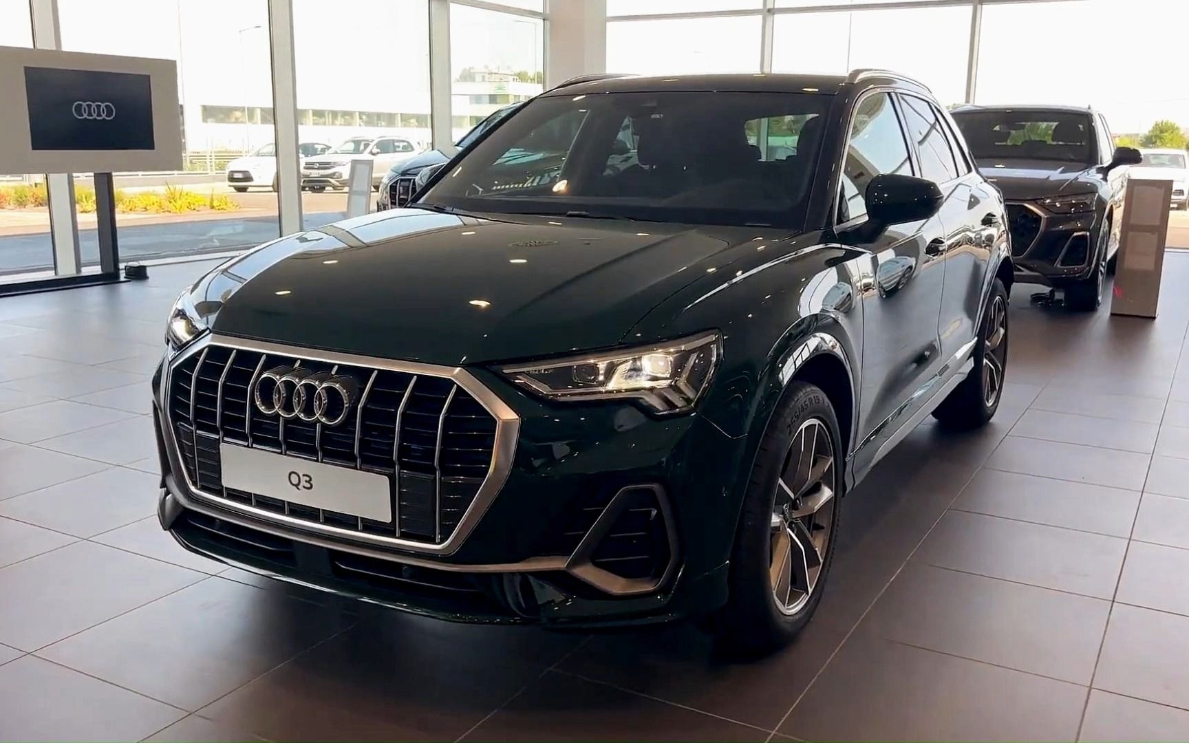 高颜值低油耗,2023款奥迪q3车型介绍及落地参考,家用真的香