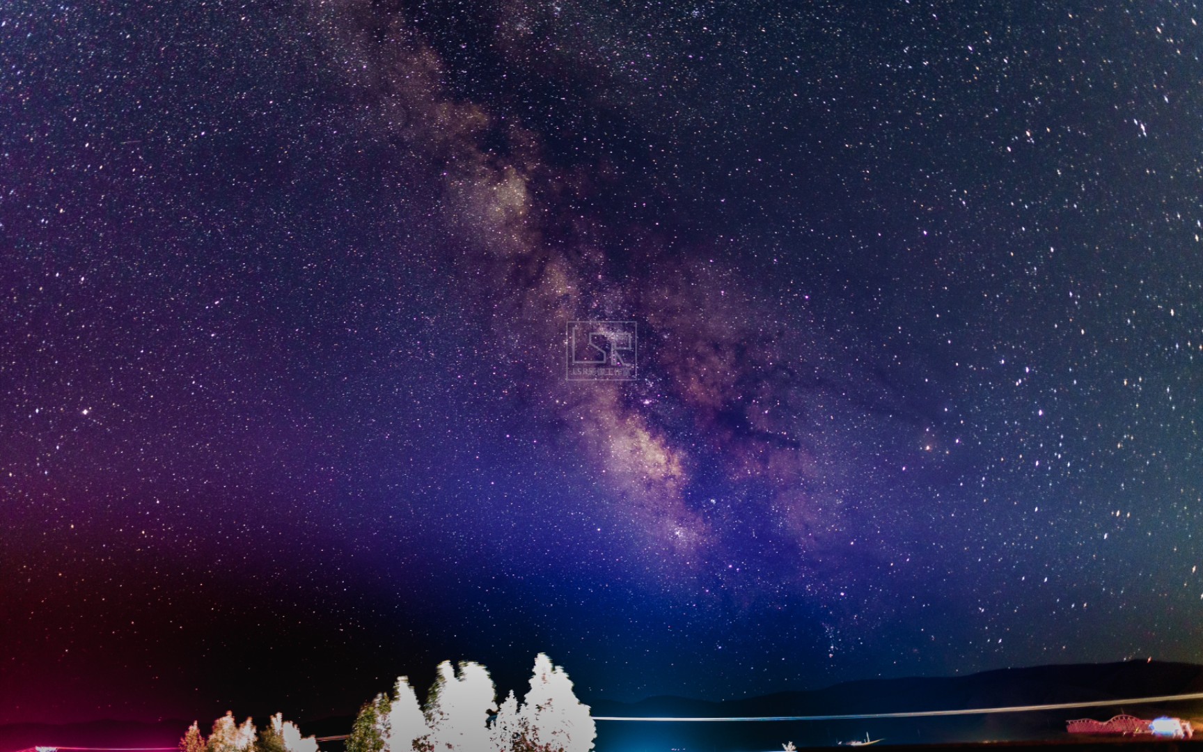 青海湖畔的星空