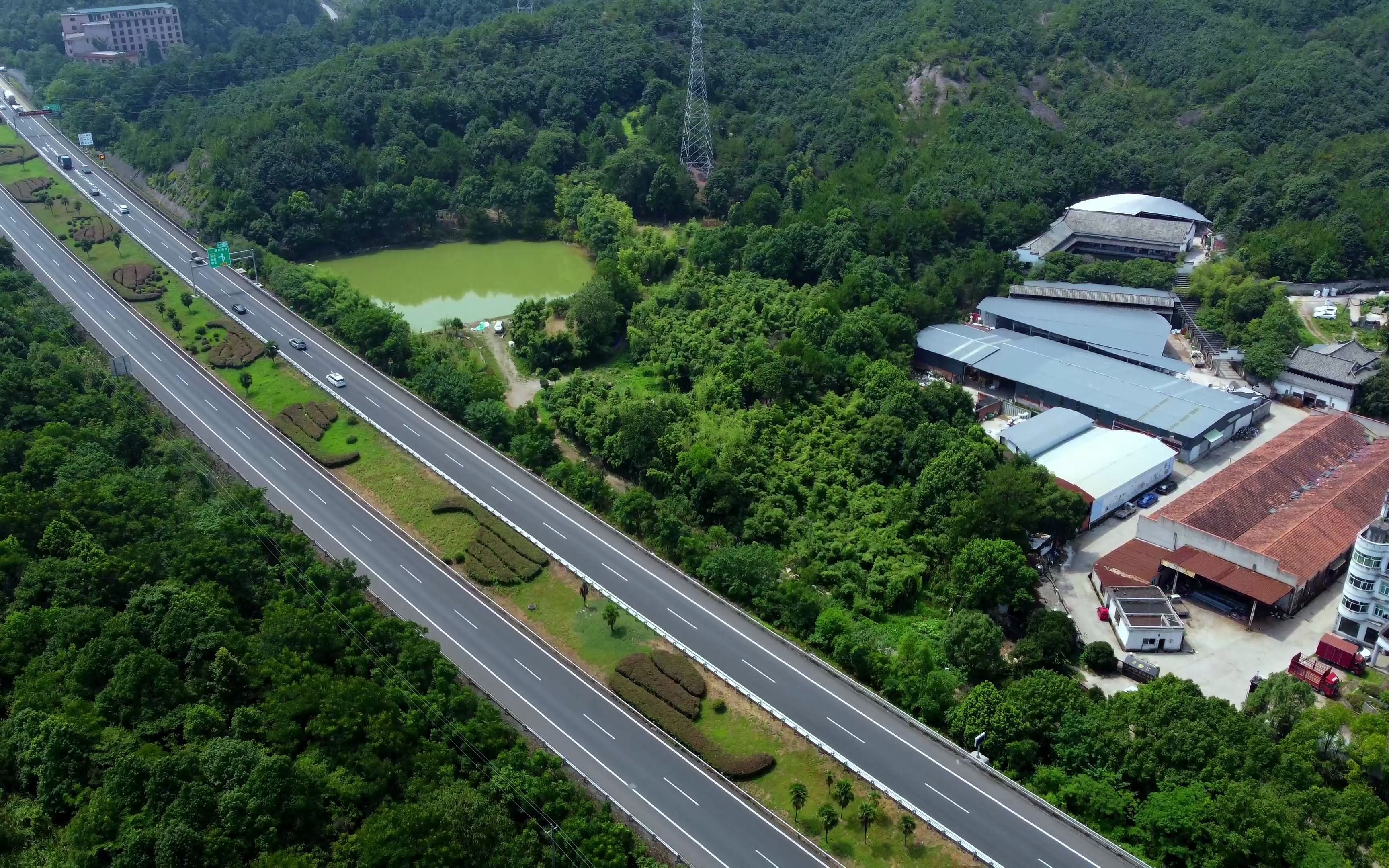 航拍浙江永康白云水库,位于白云山下面的白云风景区
