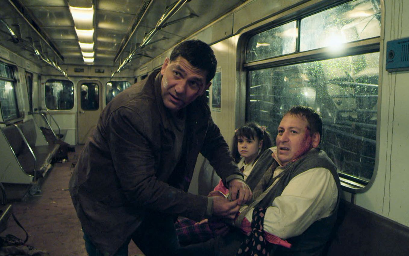 豆瓣70分灾难片夺命地铁一个疏忽地铁差点沉在了河底