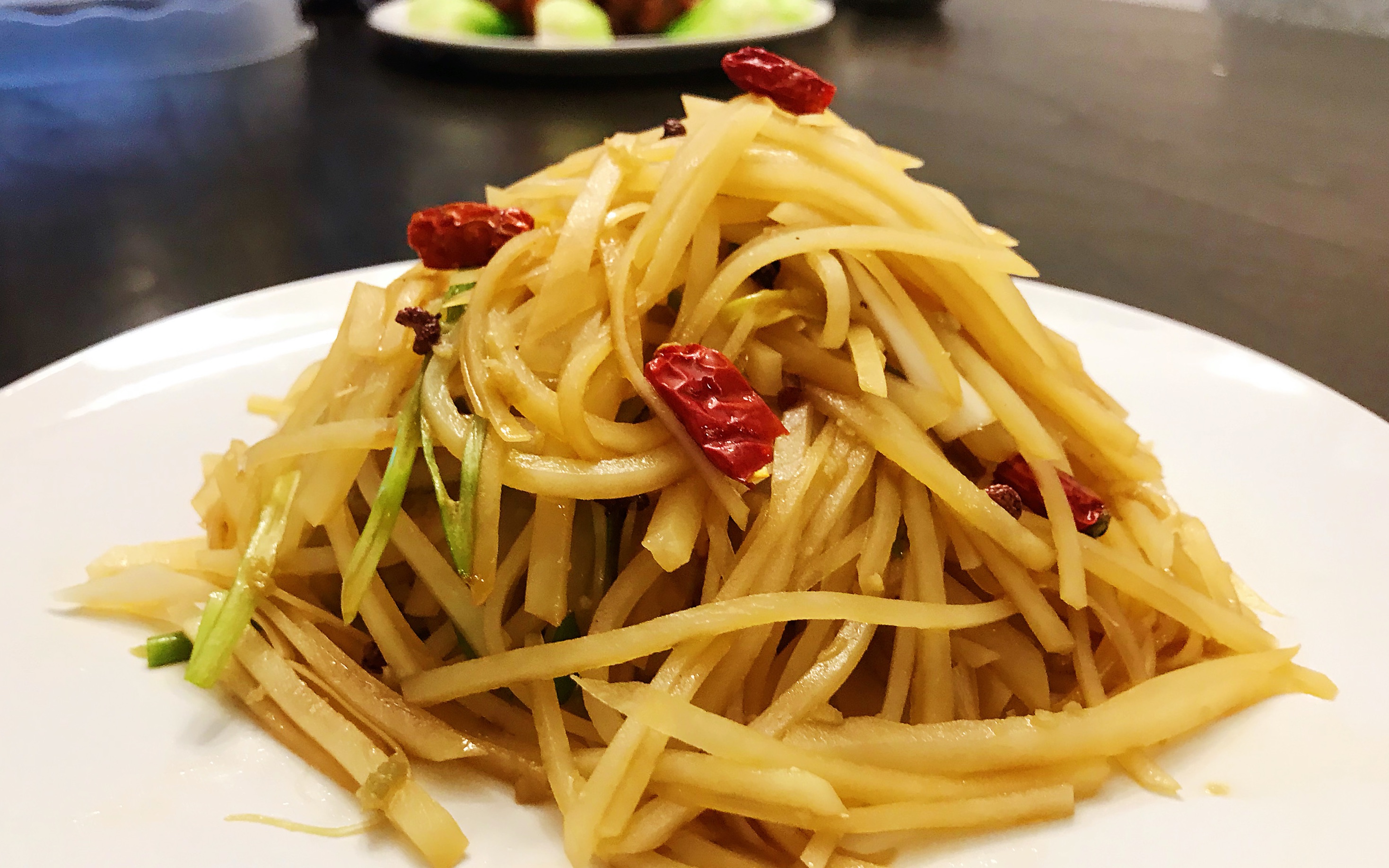 夏天的小凉菜 - 炝拌土豆丝儿